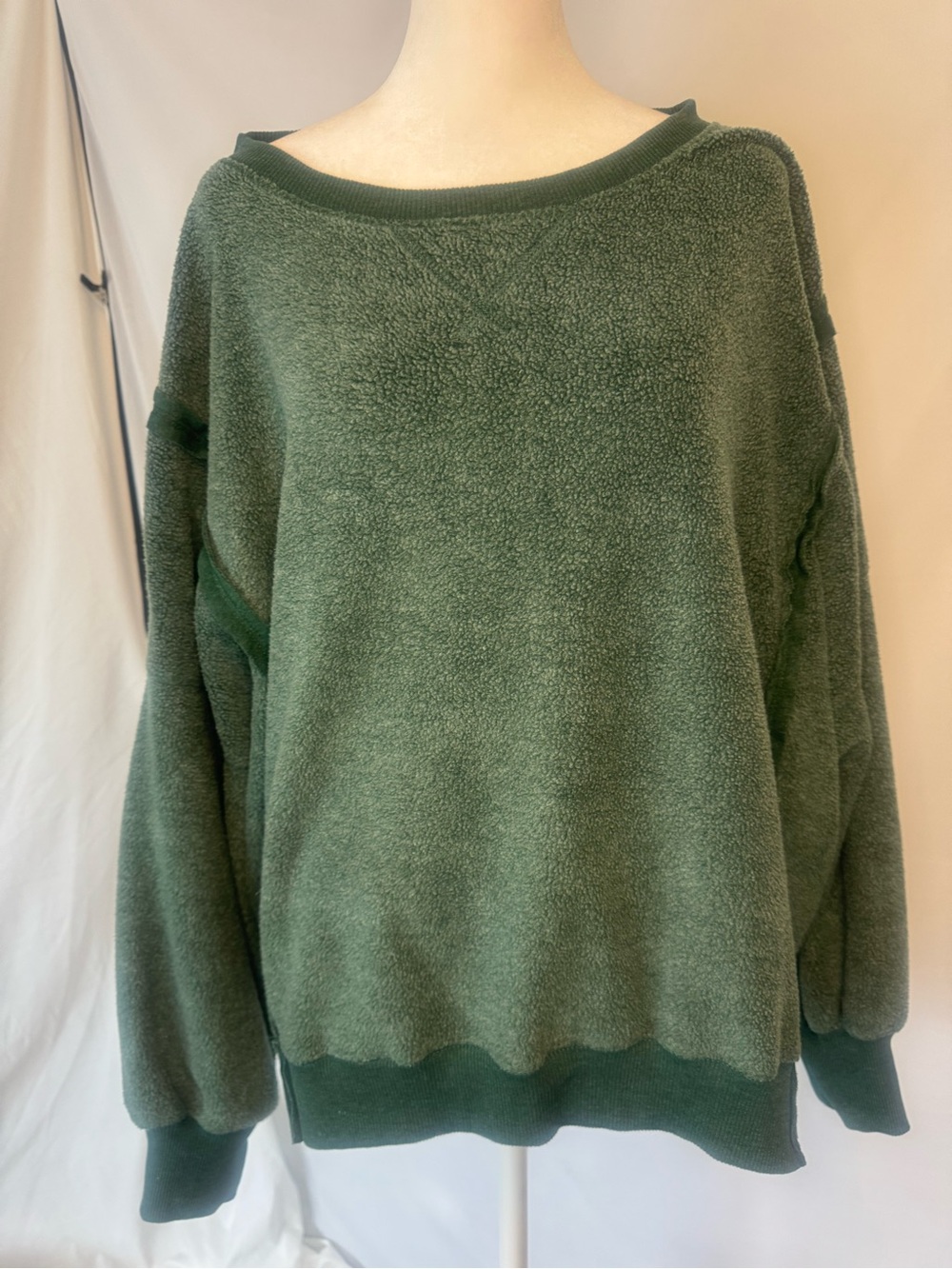American Eagle Outfitters Dark Green Crewneck Sweatshirt, Inside Out Detail